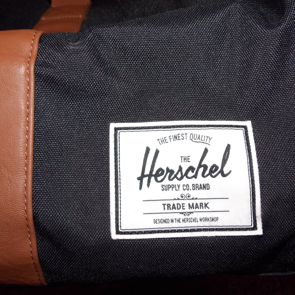 Herschel Novel Duffle - Picture 2 of 11